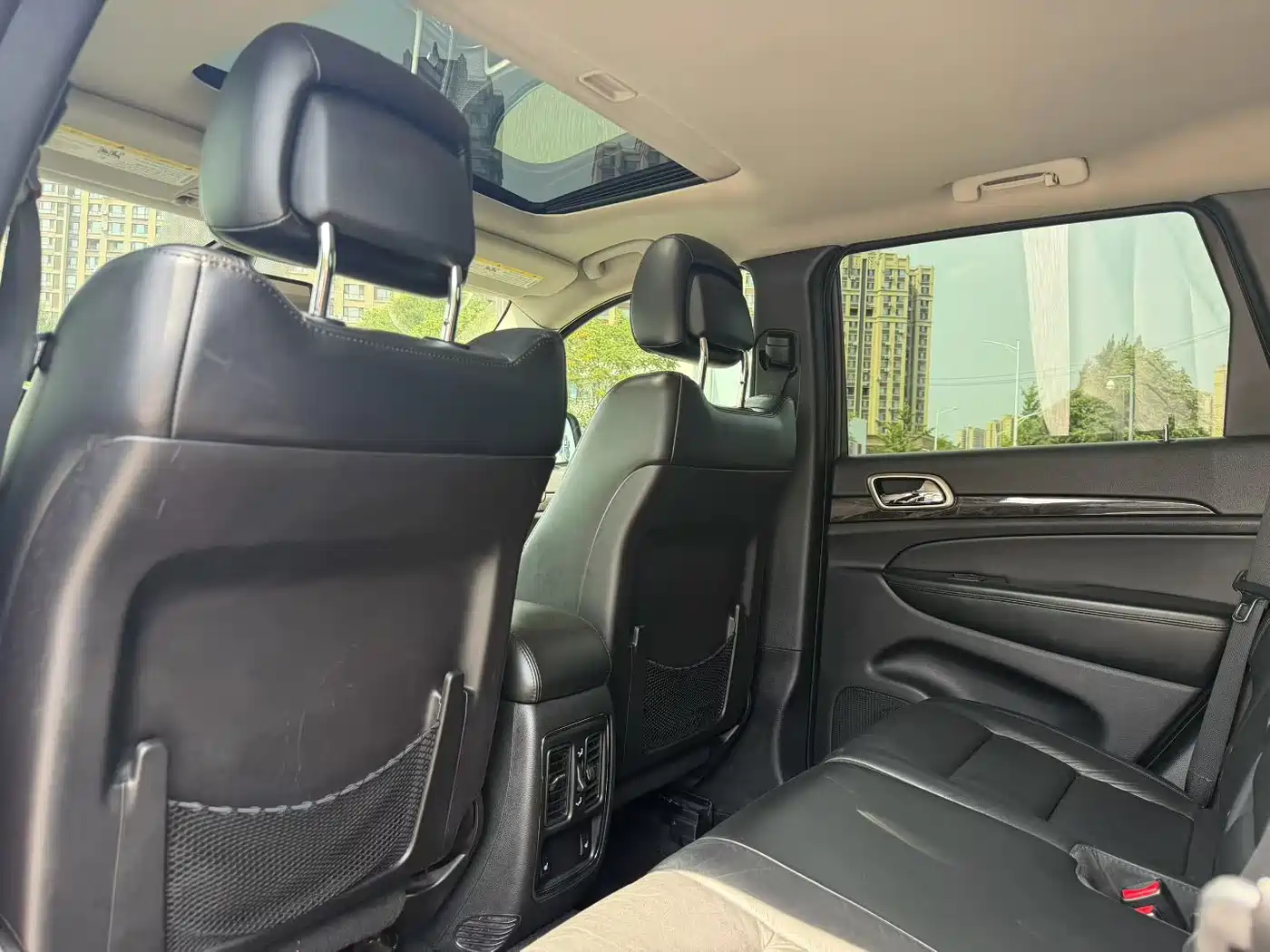 Jeep Grand Cherokee (Import) 2012 2012 3.6L Comfort Navigation Edition