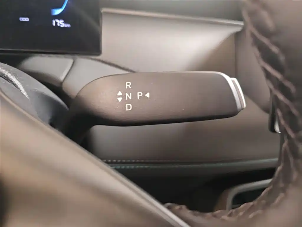 BYD Qin PLUS 2026 DM-i Smart Edition 128KM Progressive фото 14