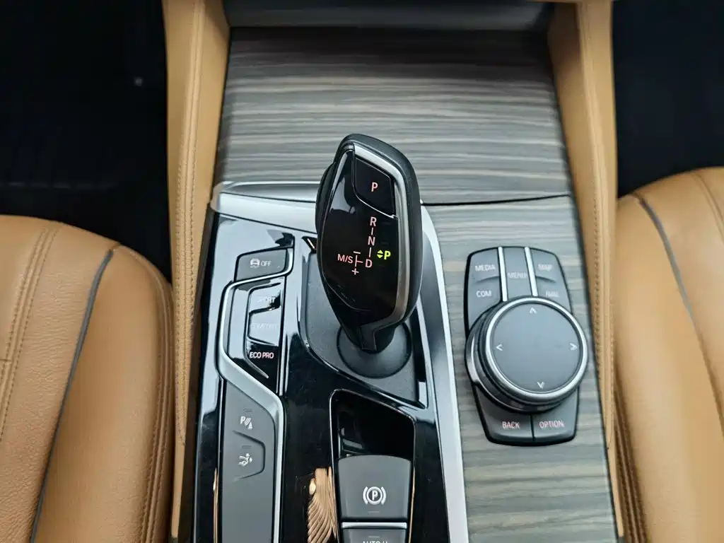 Photo 13 - BMW 6 Series GT