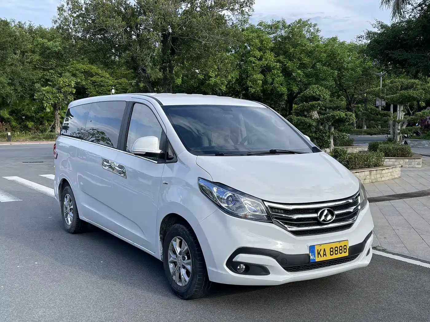 SAIC Maxus Maxus G10 2014 2.0T Automatic Luxury Executive Edition фото 3