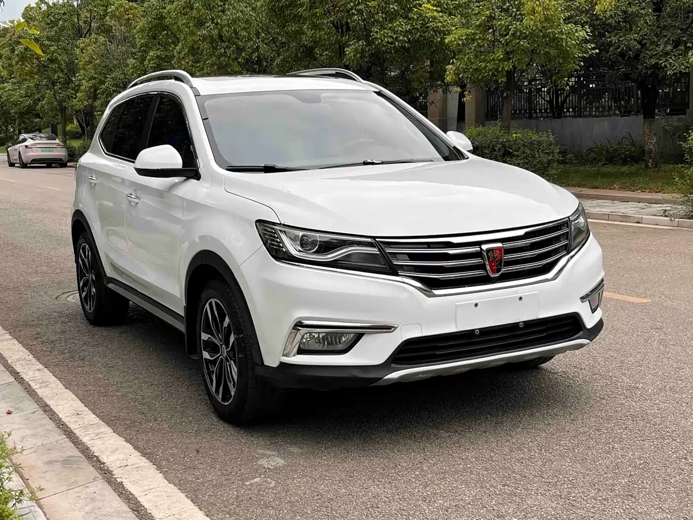 Roewe RX5 2016 2016 30T 2WD Automatic Internet Smart Edition