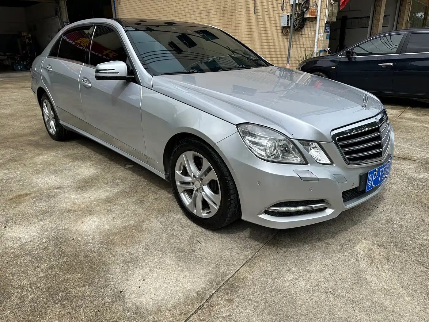 Mercedes-Benz E-Class 2011 E 300 L Fashion Premium фото 3