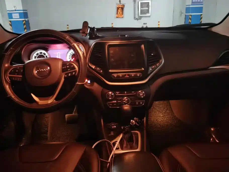Jeep Cherokee (Import) 2015 2014 2.4L Luxury