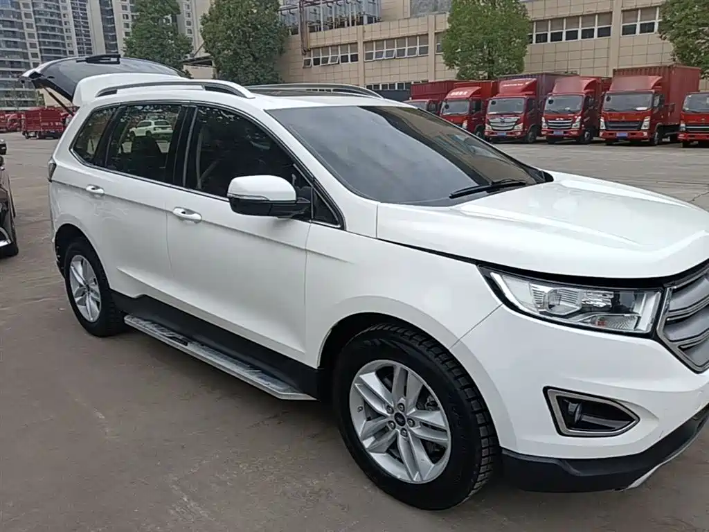 Фото 4 - Ford Edge
