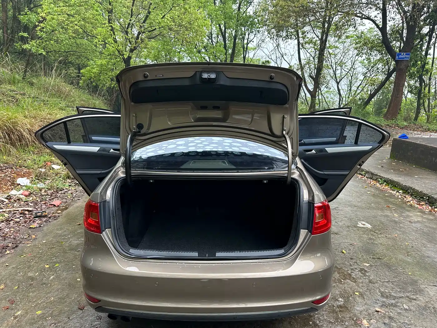 Volkswagen Sagitar 2015 230TSI Automatic Comfort фото 10