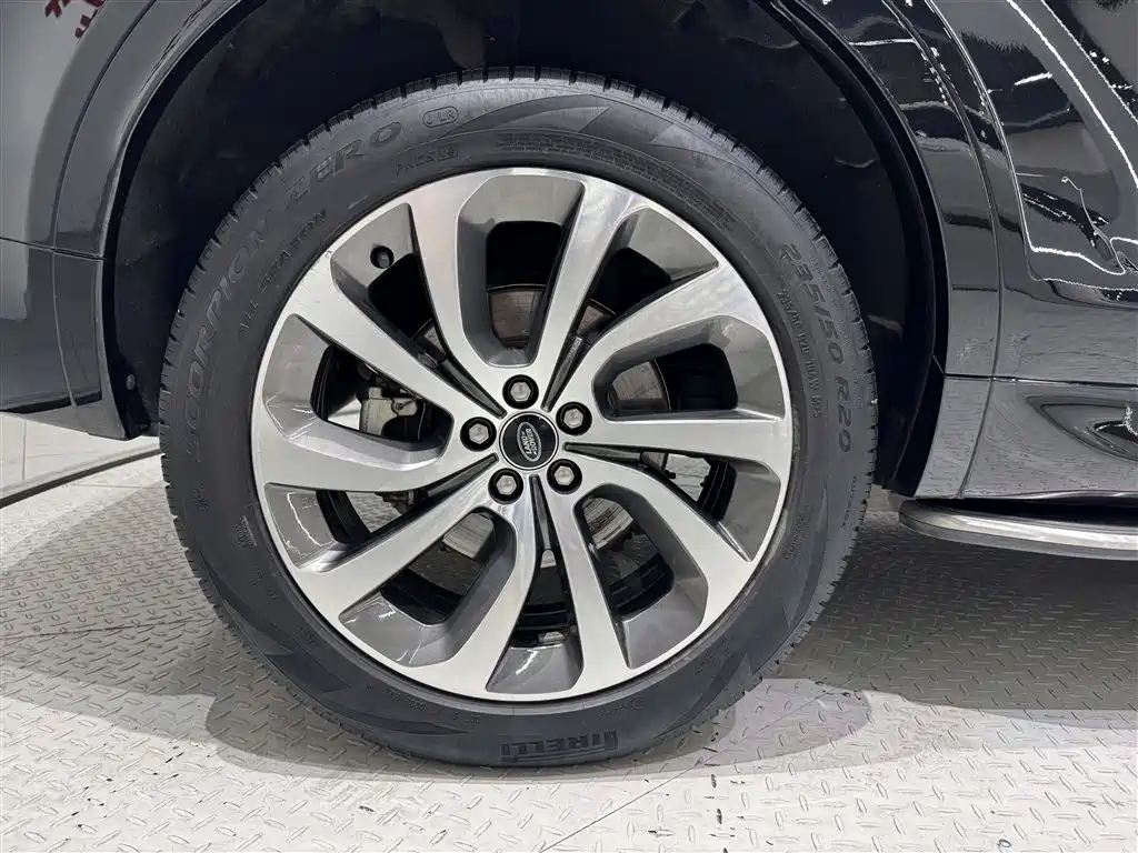 Фото 30 - Land Rover Discovery Sport PHEV