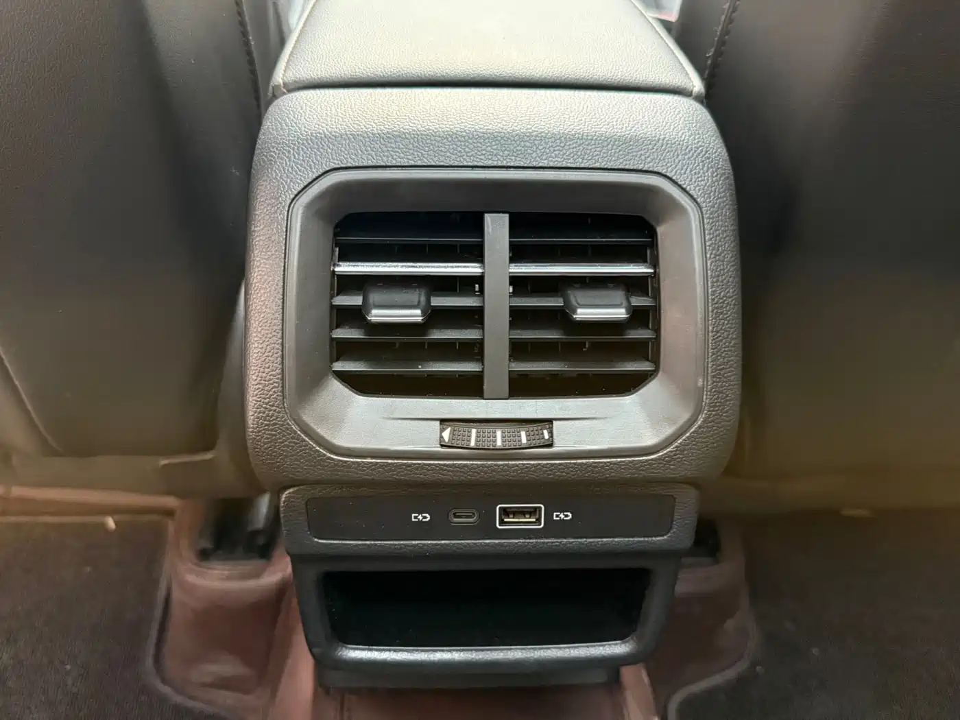 Volkswagen Tharu 2022 280TSI FWD Luxury Edition фото 16