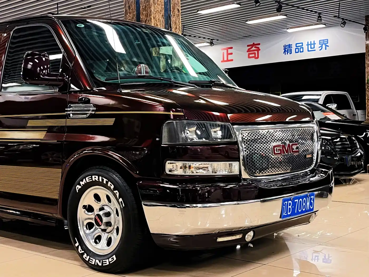 GMC Savana 2015 5.3L AWD Executive Edition фото 5