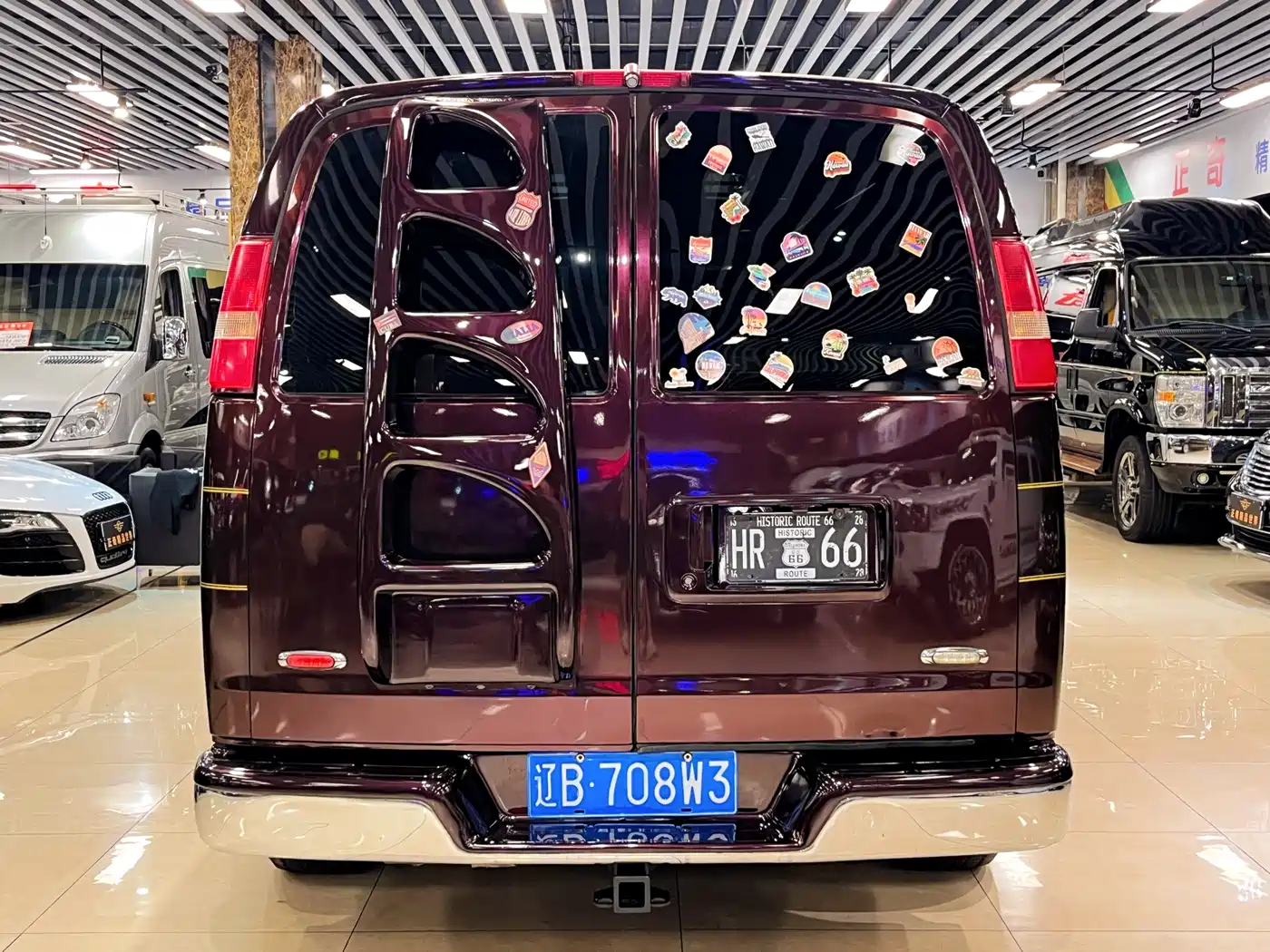 GMC Savana 2015 5.3L AWD Executive Edition фото 7