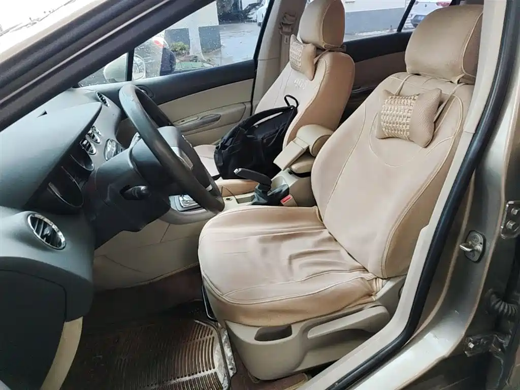Peugeot 408 2013 1.6L Automatic Comfort Edition фото 15