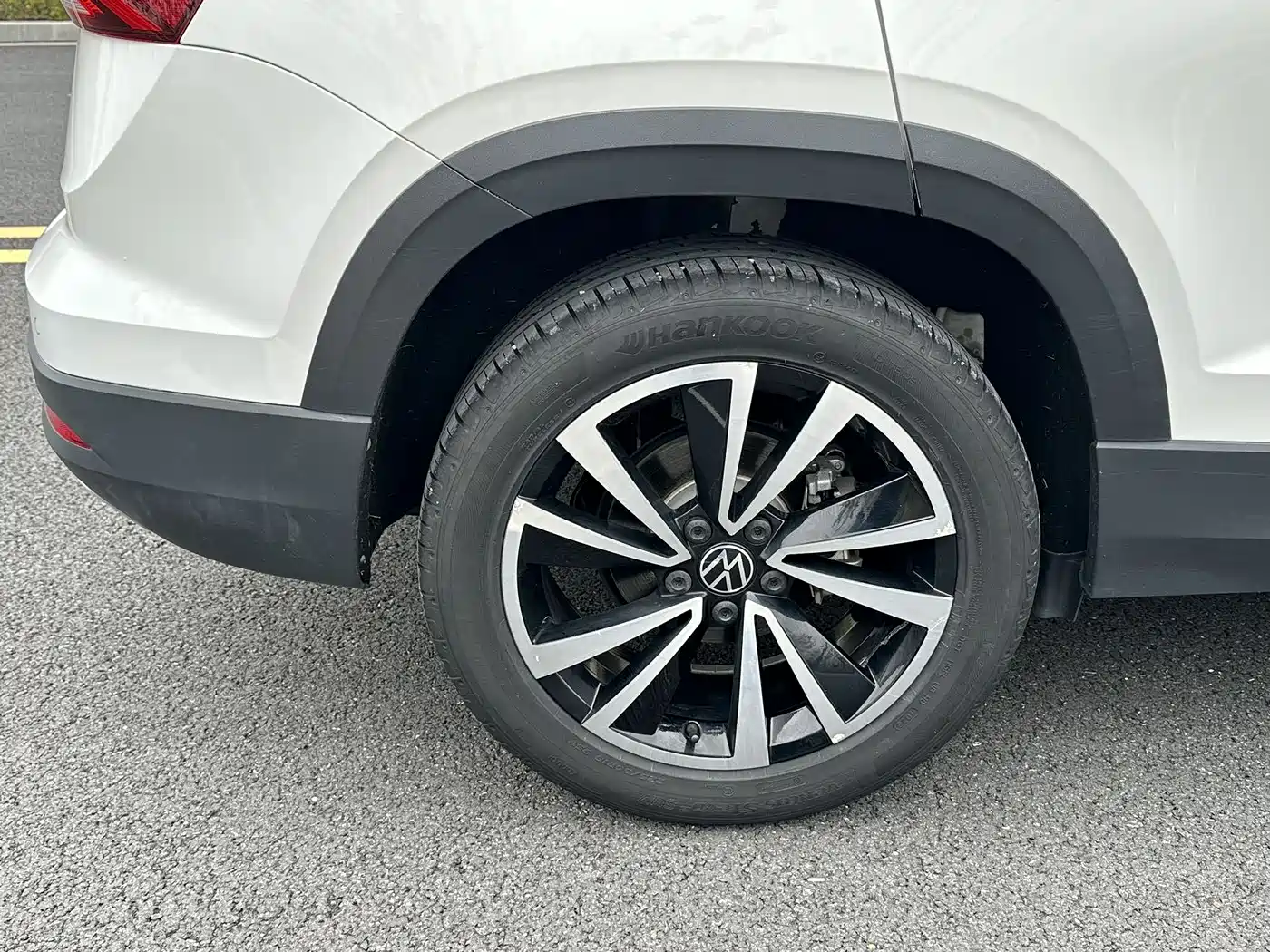 Volkswagen Tharu 2022 280TSI FWD Luxury Edition фото 15