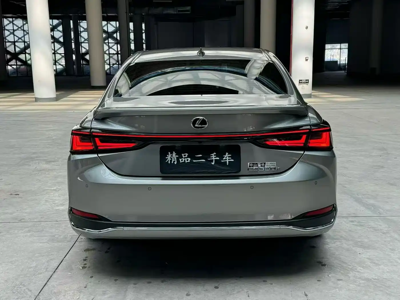 Lexus ES 2025 300h Ultimate Edition фото 8