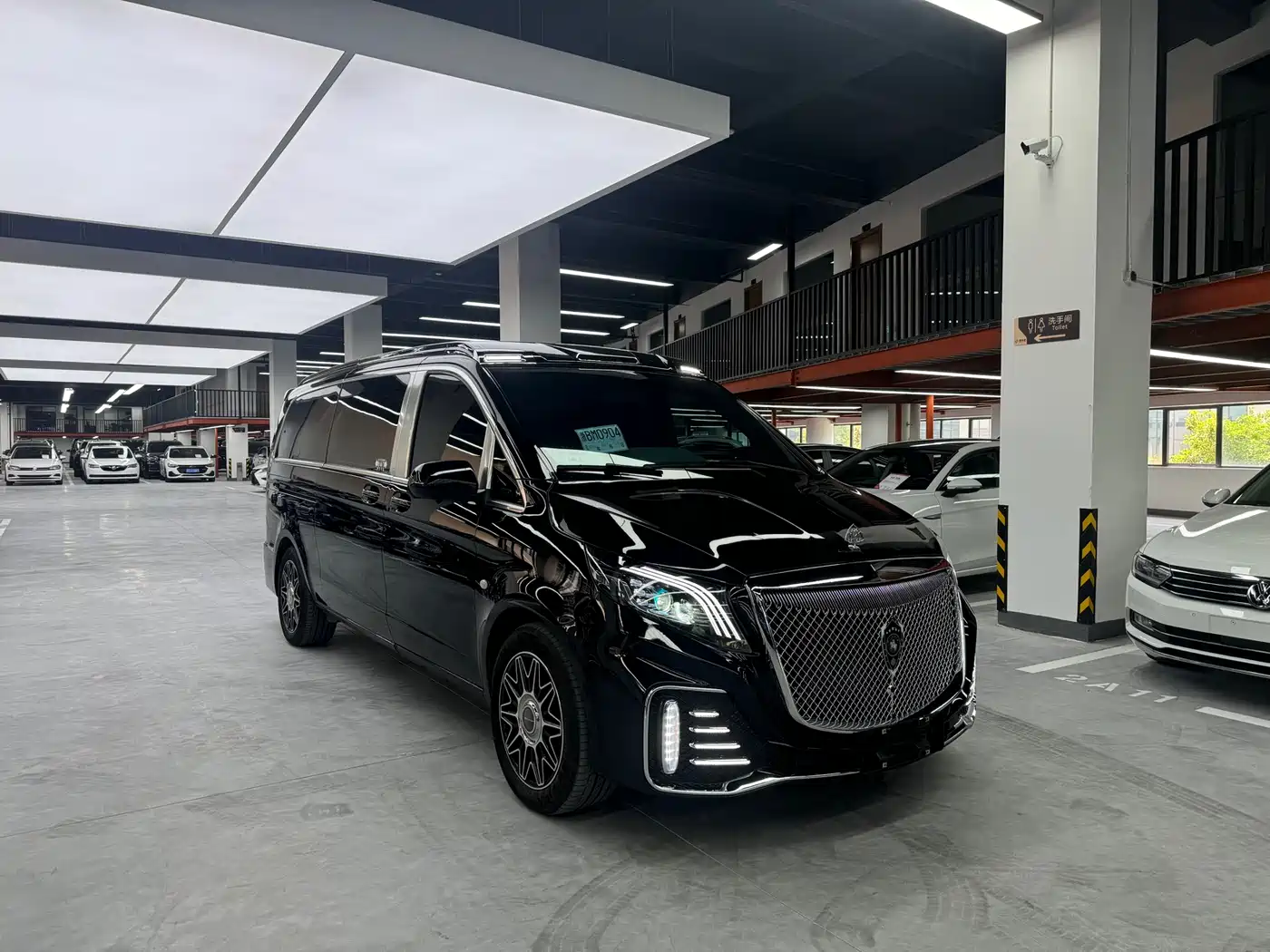 Mercedes-Benz Vito 2023 2.0T Elite 7-Seater фото 3
