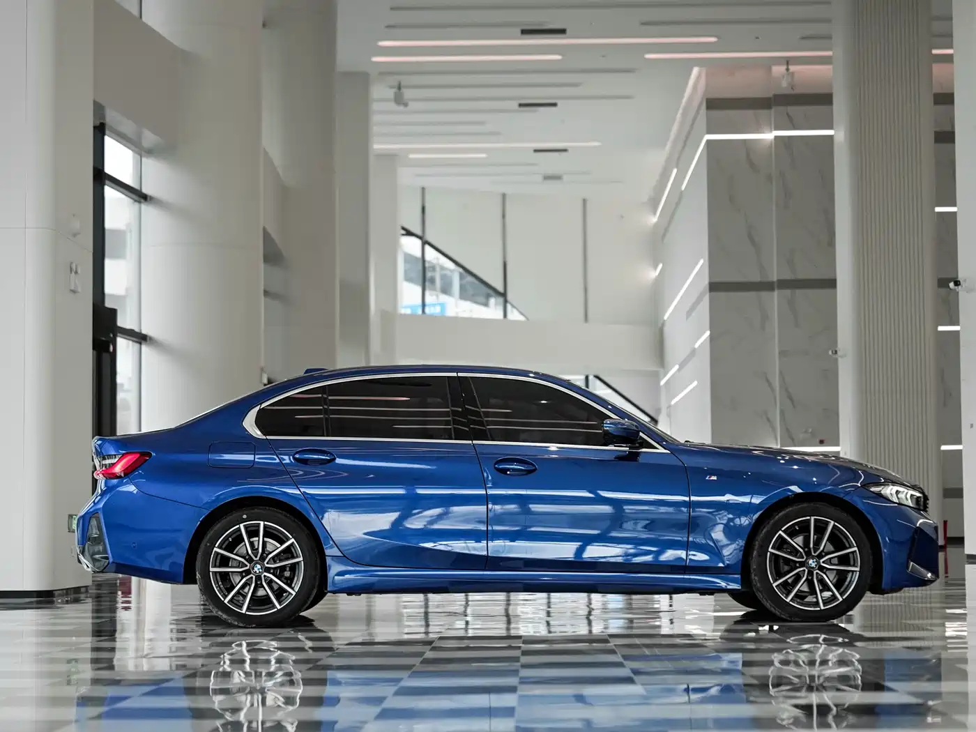 BMW 3 Series 2024 325Li M Sport Package фото 3