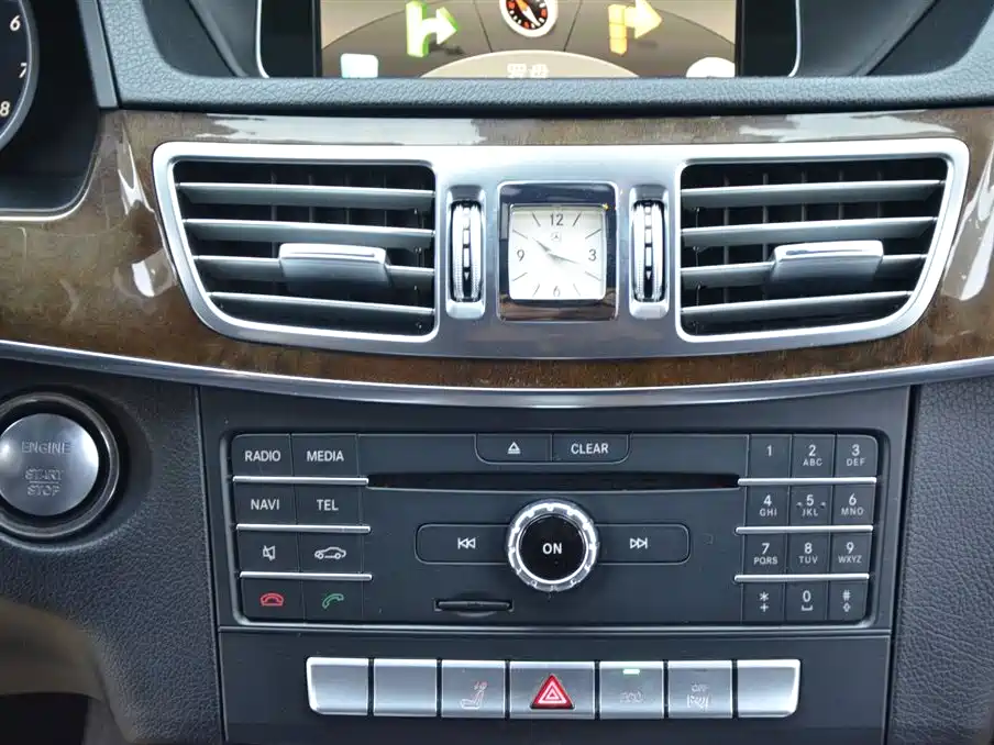 Mercedes-Benz E-Class 2015 E 200 L фото 8