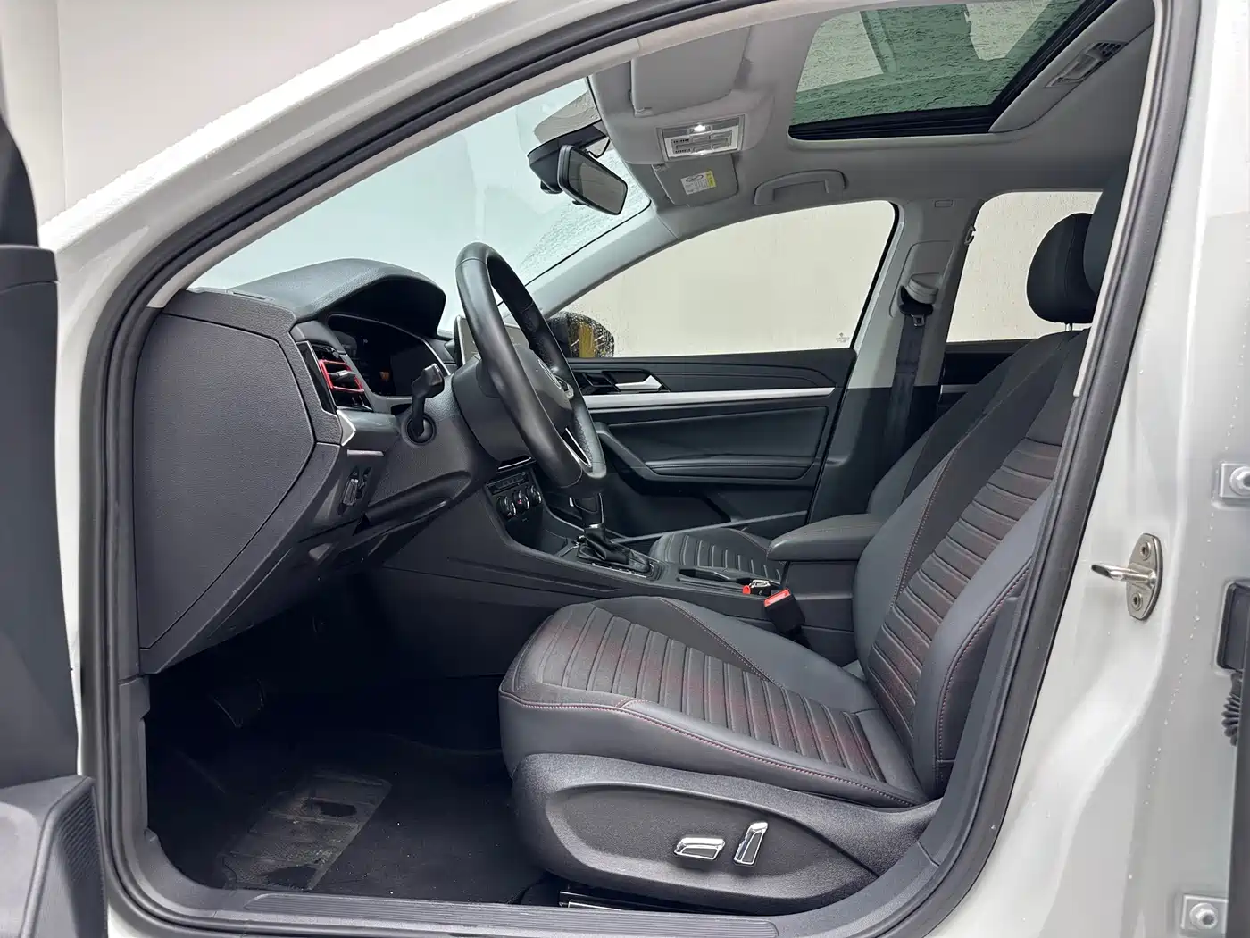 Volkswagen Lavida 2023 280TSI DSG Starlight Comfort Edition фото 4