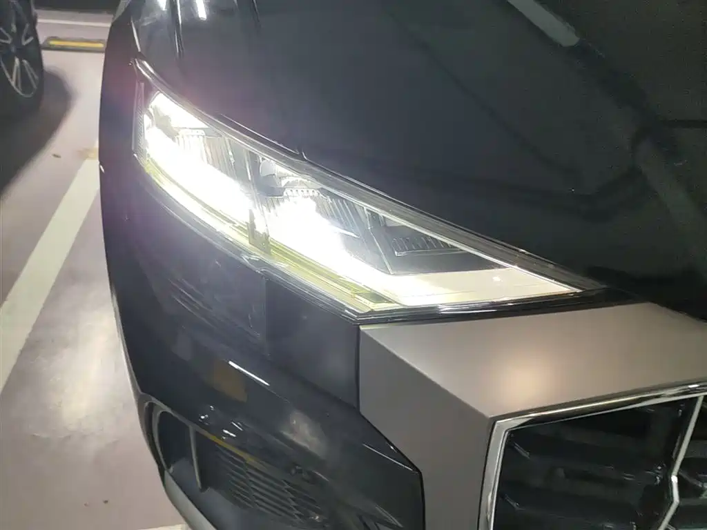 Audi Q8 2019 55 TFSI Luxury Dynamic фото 13