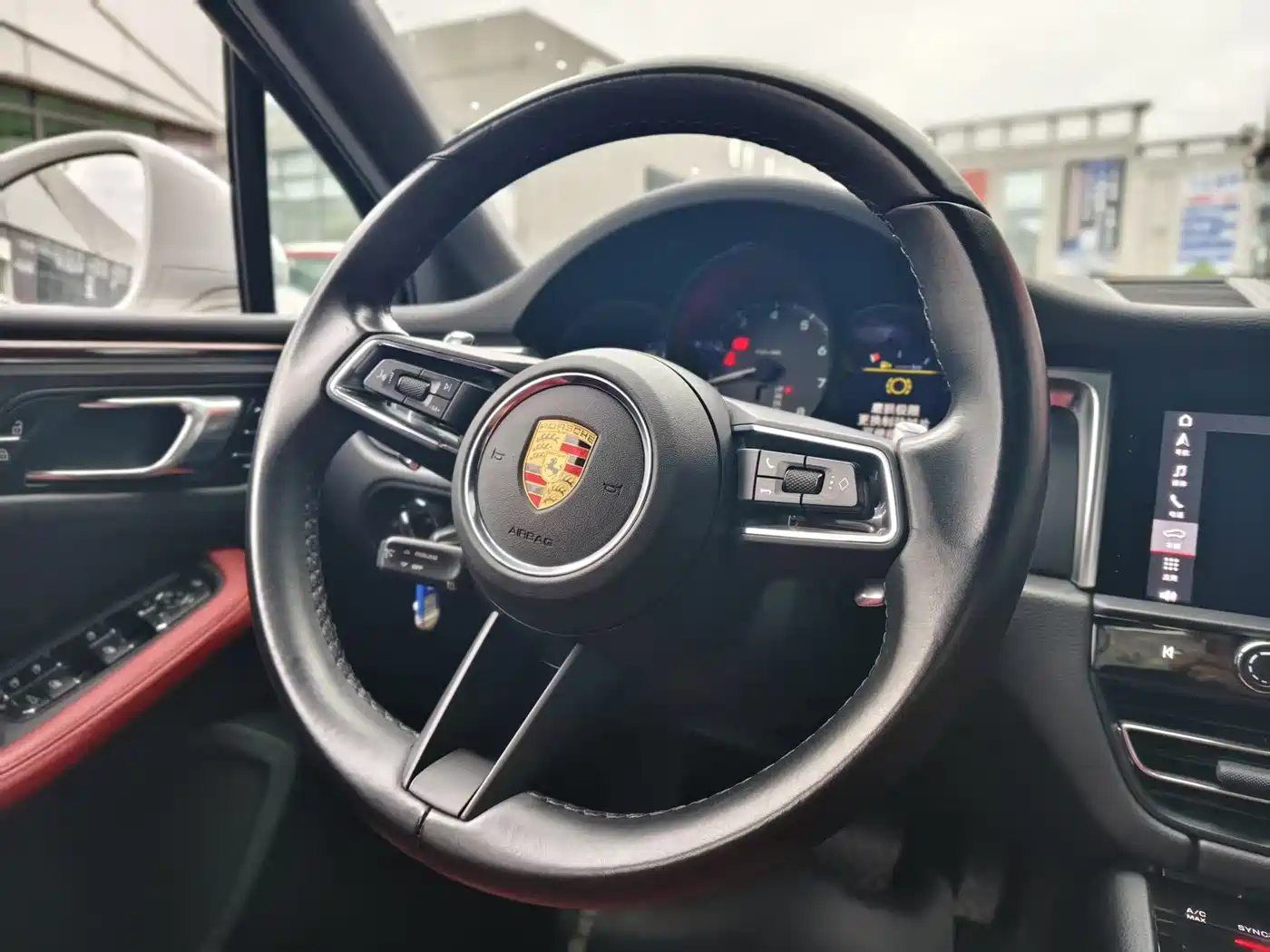 Porsche Macan 2023 Macan 2.0T фото 12