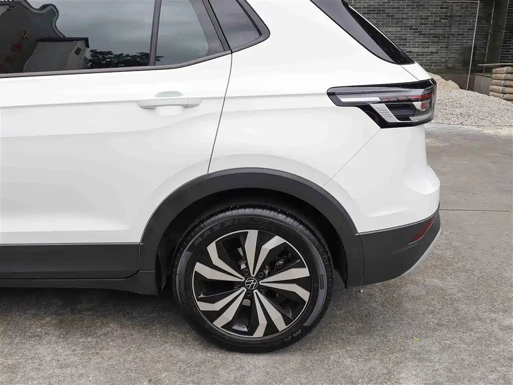 Volkswagen Tharu 2025 Model Rising Star 1.5L Advance Edition фото 28
