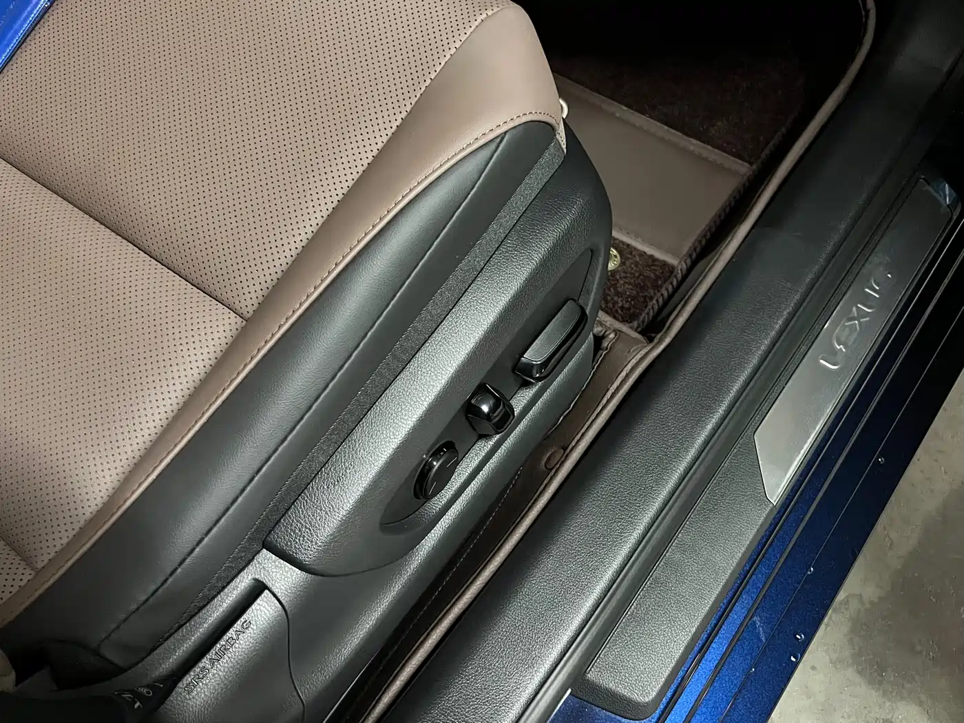Lexus ES 2024 200 Premium Edition фото 12