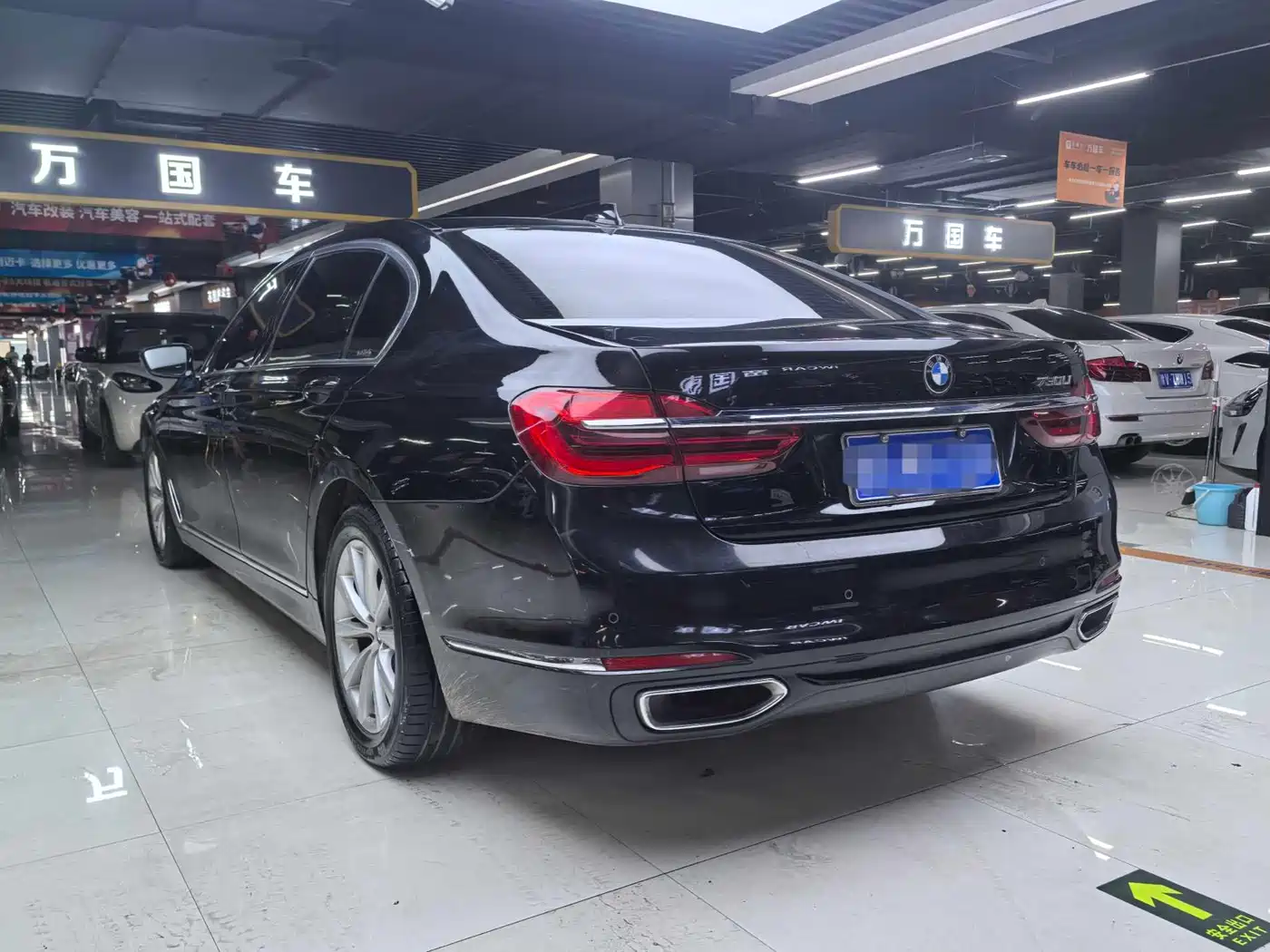 BMW 7 Series 2017 730Li Leading Edition фото 4