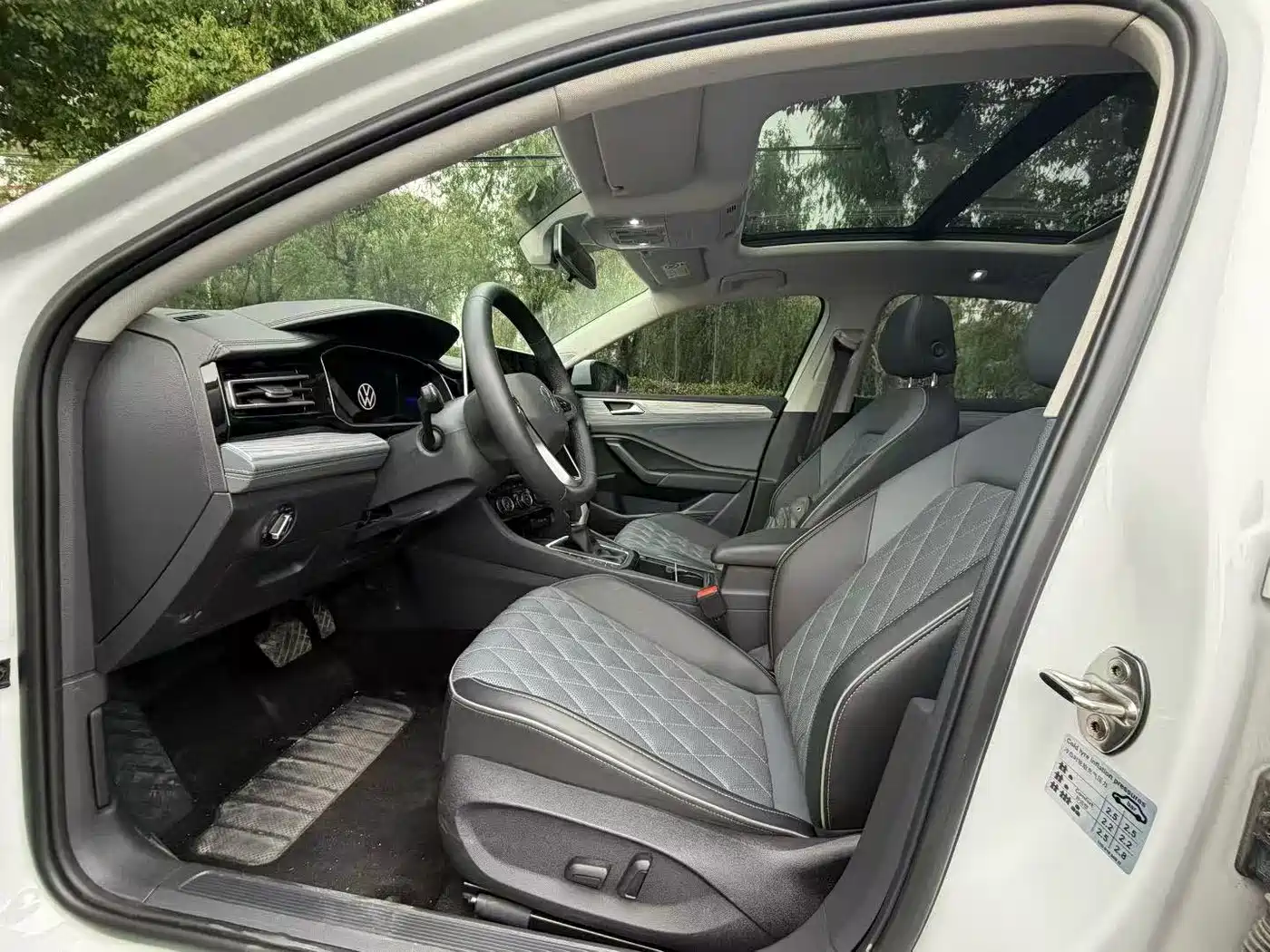 Volkswagen Sagitar 2024 300TSI DSG Excellence Edition фото 4
