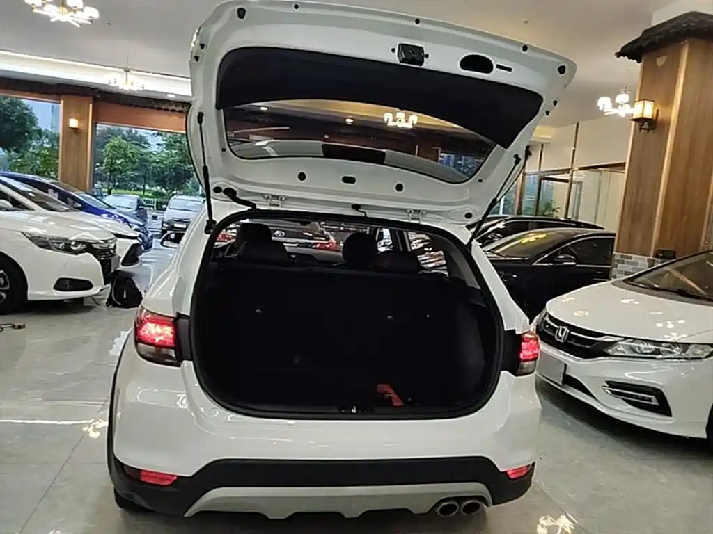 Kia KX CROSS 2017 1.4L AT GLS фото 15