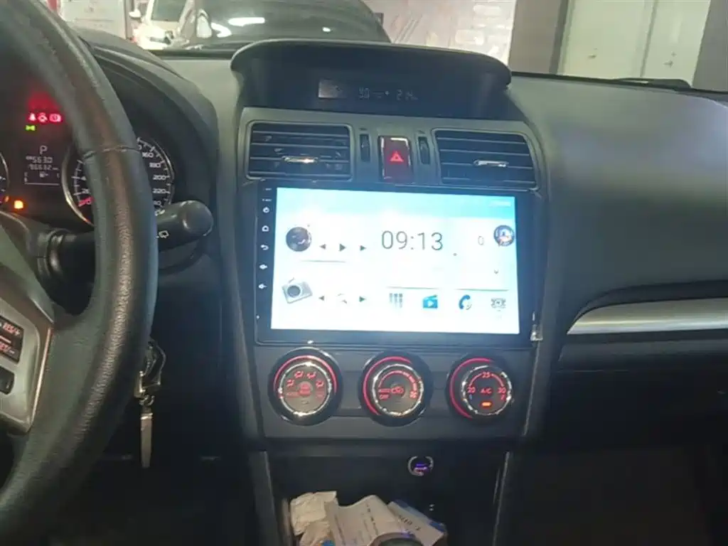 Subaru XV 2014 2.0i Comfort фото 13