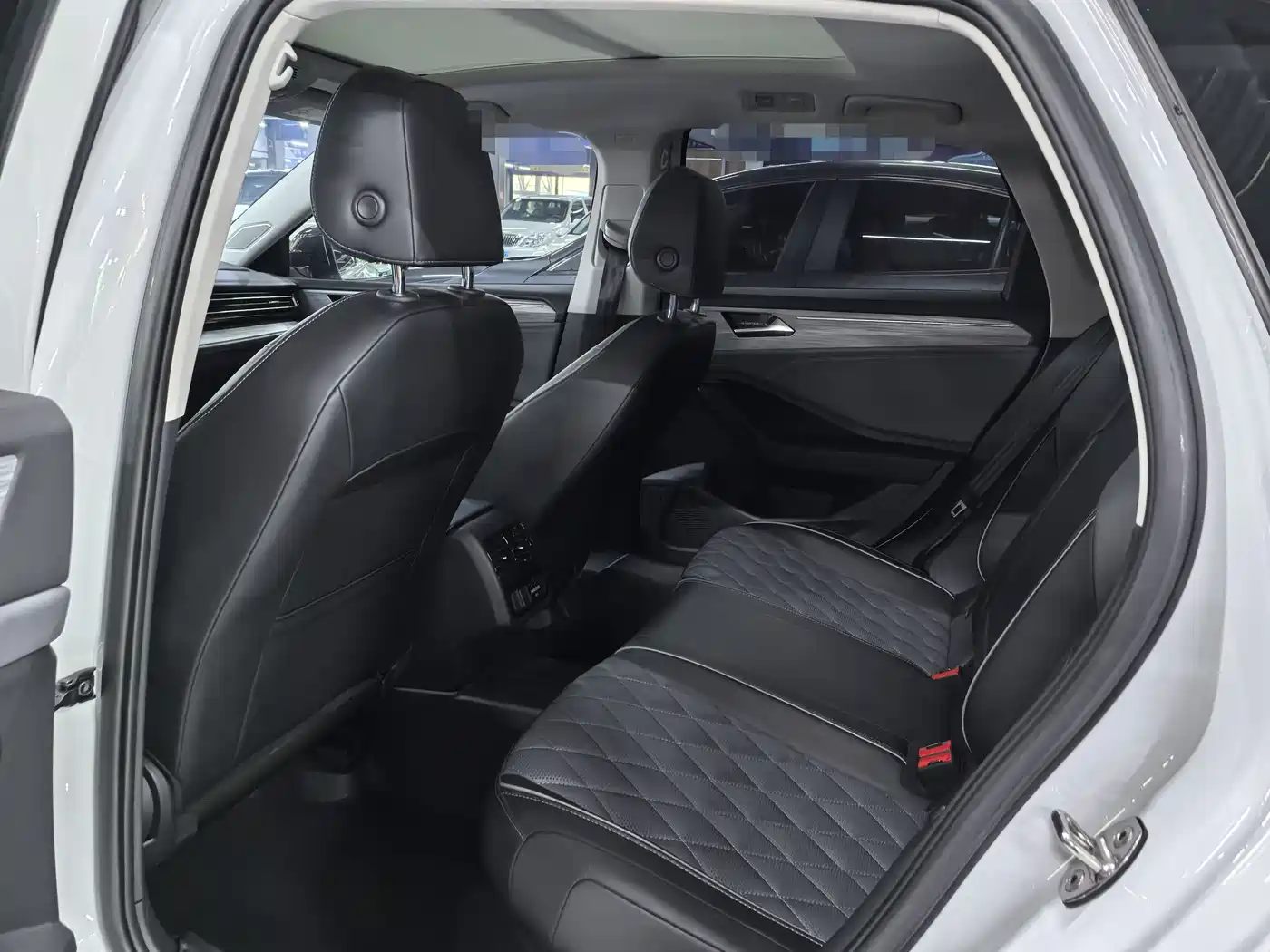 Volkswagen Sagitar 2024 300TSI DSG Surpass Edition фото 12