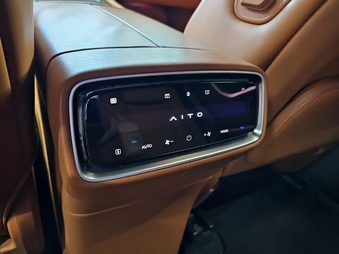 AITO Wenjie AITO M9 2024 2024 Range Extender Ultra 52kWh 6-seater