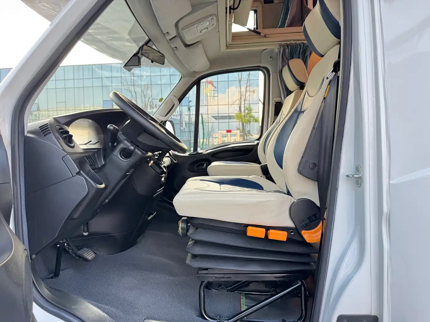 Iveco Daily 2025 2021 3.0T Automatic Type C RV Professional Chassis Long Wheelbase High Roof F1C