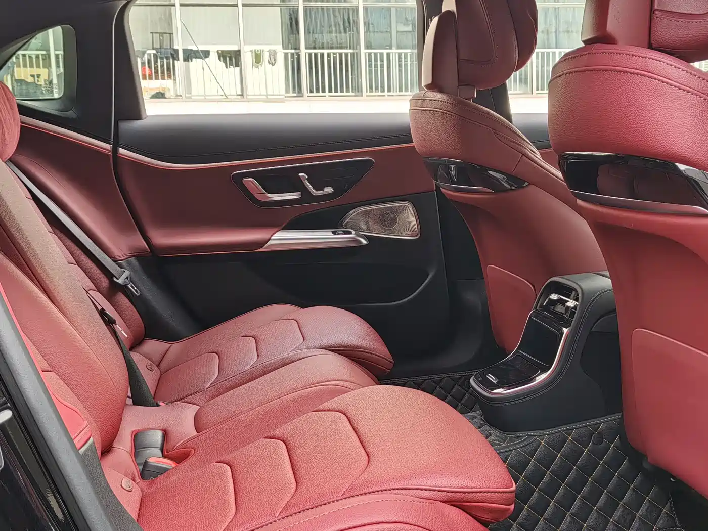 Mercedes-Benz E-Class 2024 Model E 300 L Luxury Sport фото 21