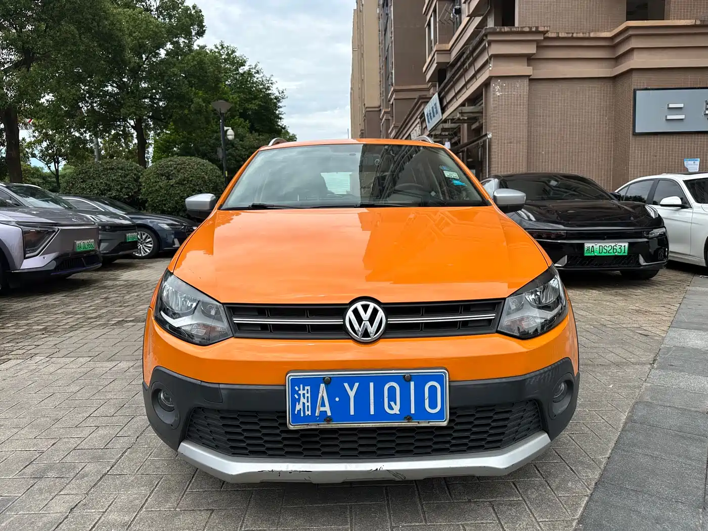 Volkswagen Polo 2014 1.6L Cross Polo Automatic фото 2