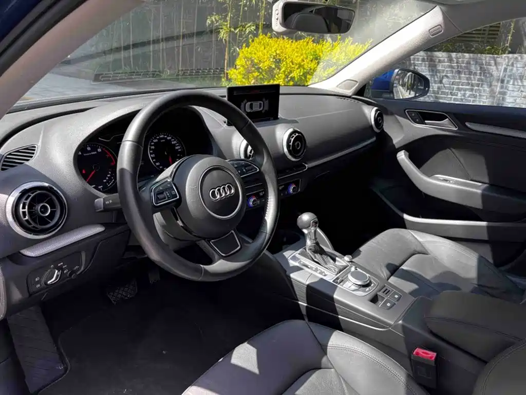 Audi A3 (Import) 2016 2015 Limousine 45 TFSI S line Luxury
