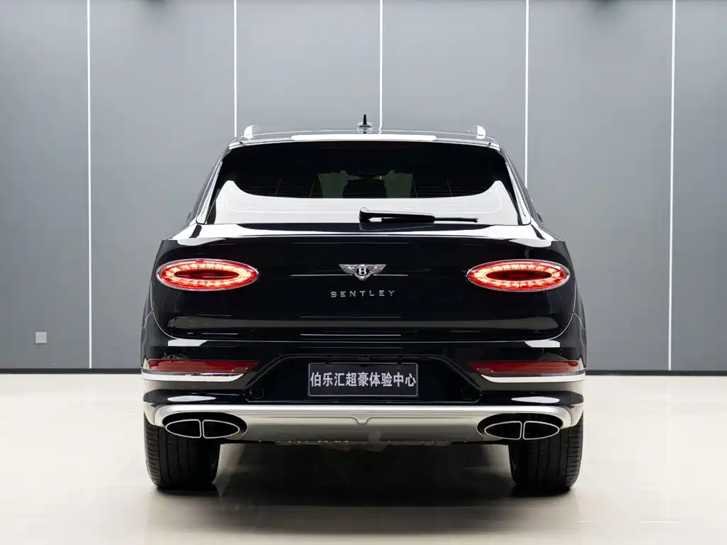 Bentley Bentayga 2024 2023 4.0T V8 Long Wheelbase Version