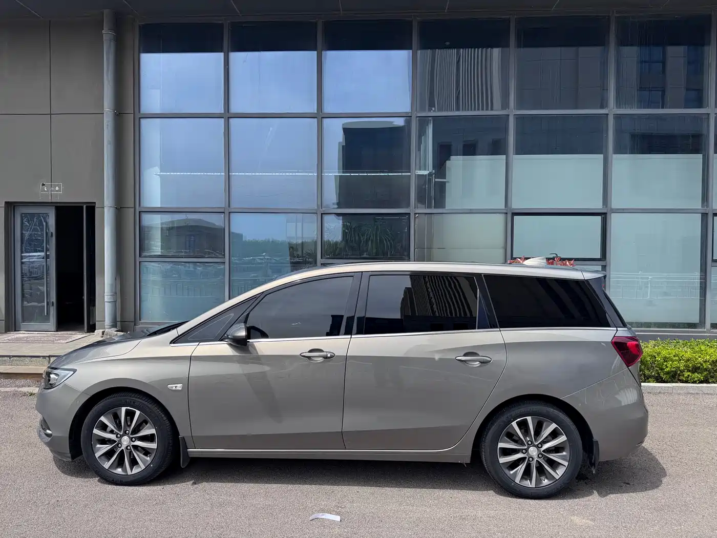 Buick GL6 2019 Model 18T 6-Seater Connected Luxury Version China V фото 5