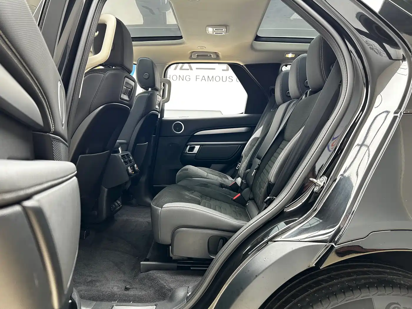 Land Rover Discovery 2021 360PS R-Dynamic S фото 13