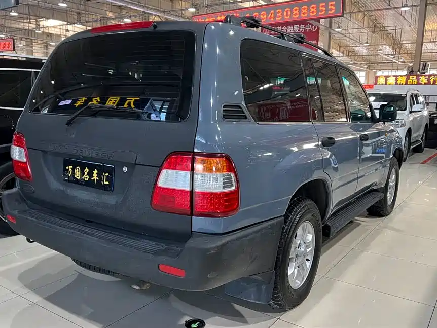 Toyota Land Cruiser 2005 4.7L Automatic VX-R фото 6