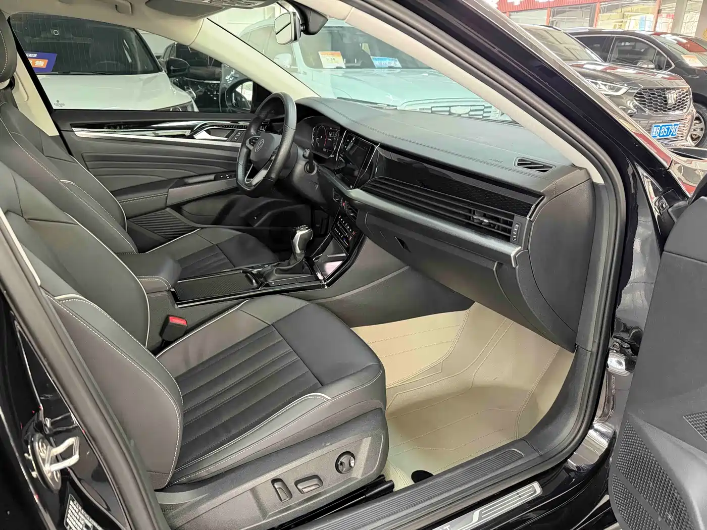 Volkswagen Passat 2022 280TSI Elite Edition фото 16