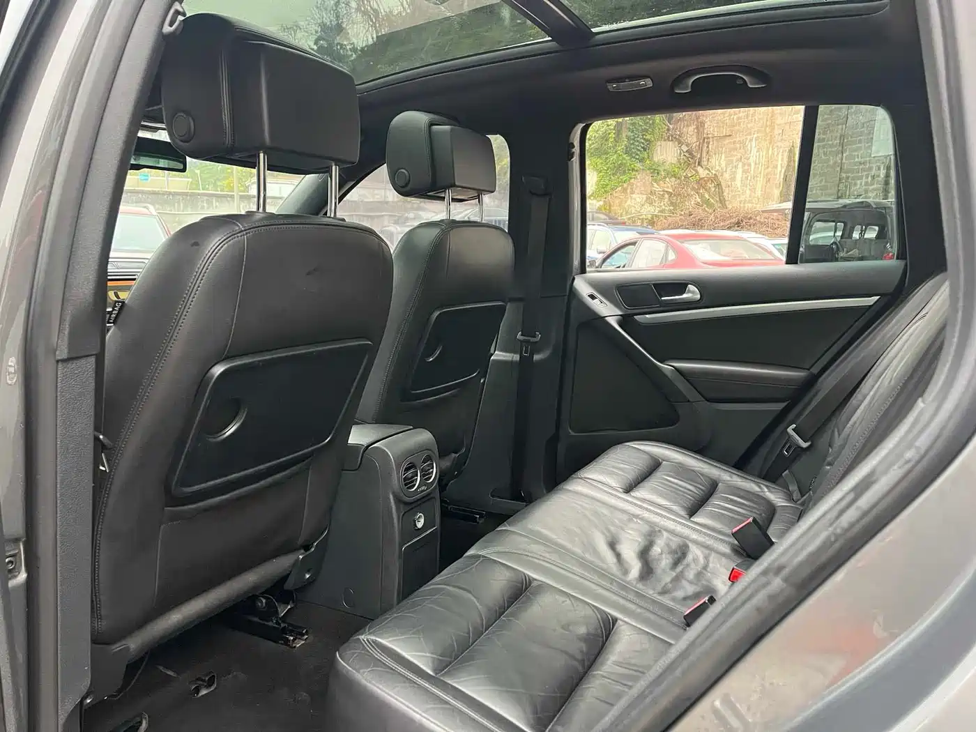 Volkswagen Tiguan 2011 Model 2.0TSI R-Line фото 5