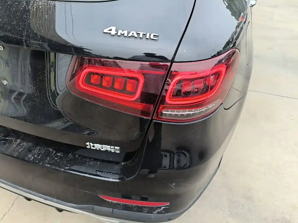 Photo 8 - Mercedes-Benz GLC