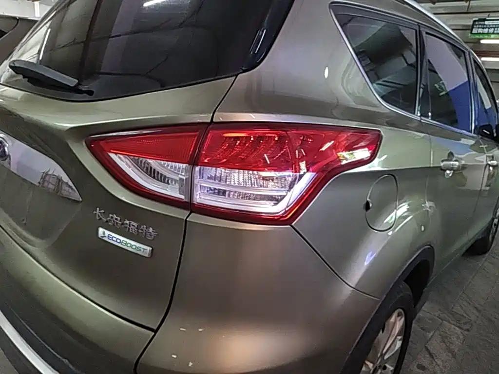 Фото 8 - Ford Kuga