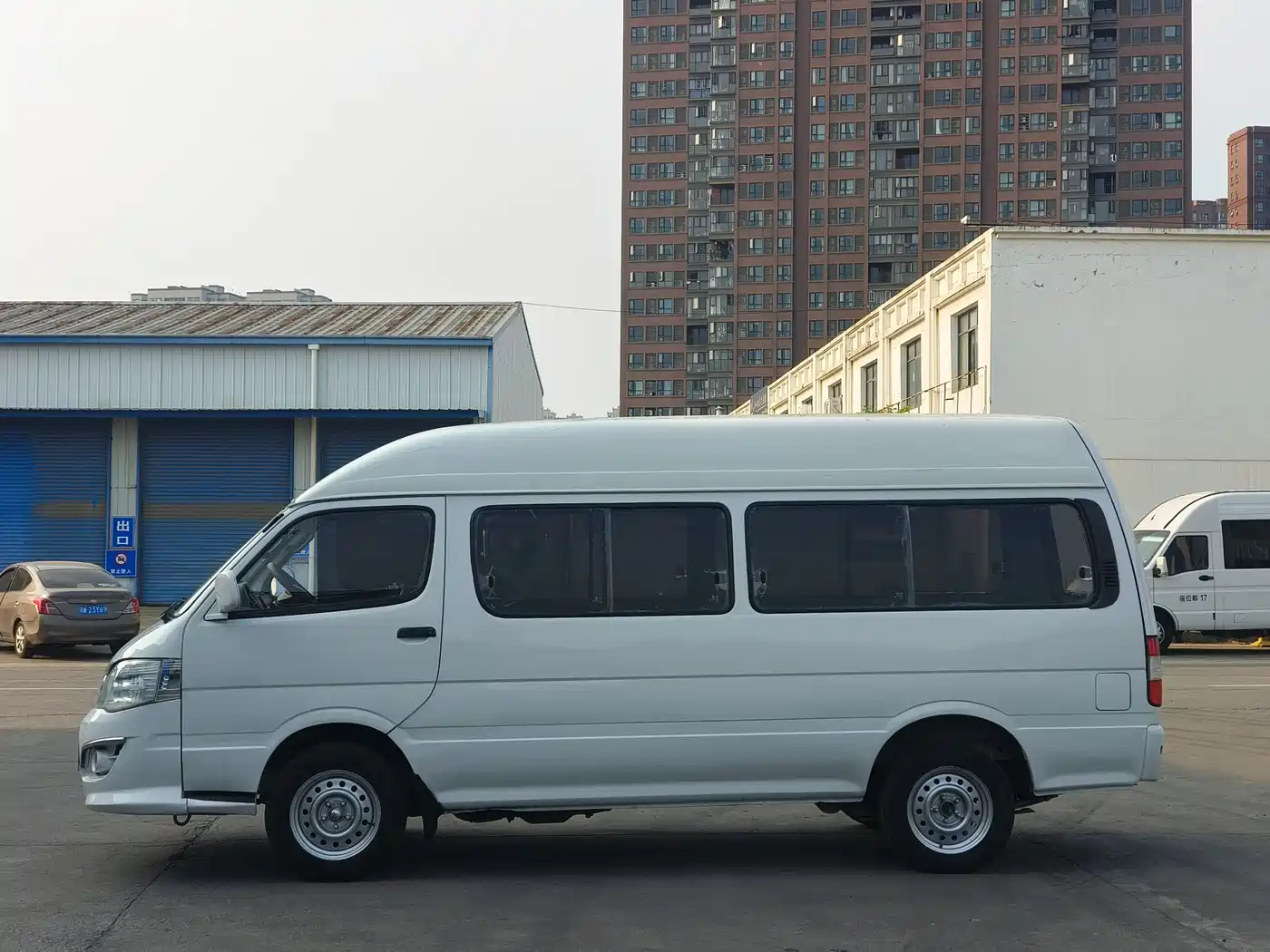 Golden Dragon Hiace 2018 2019 Model 2.0L Petrol Version Long Wheelbase High Roof V20