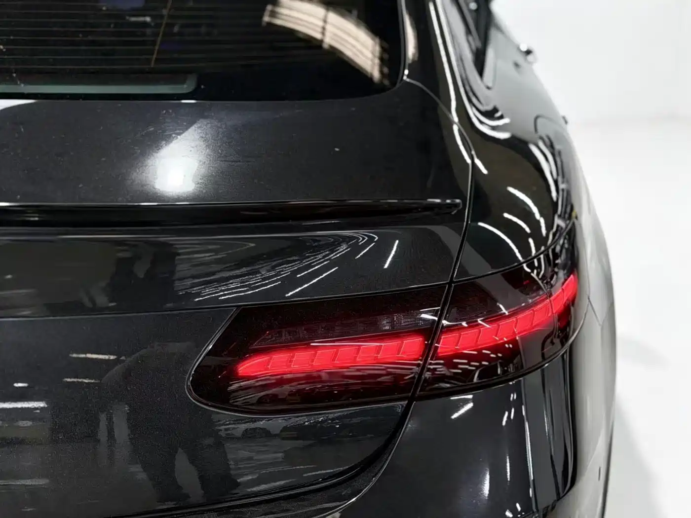 Mercedes-Benz E-Class, миниатюра 11