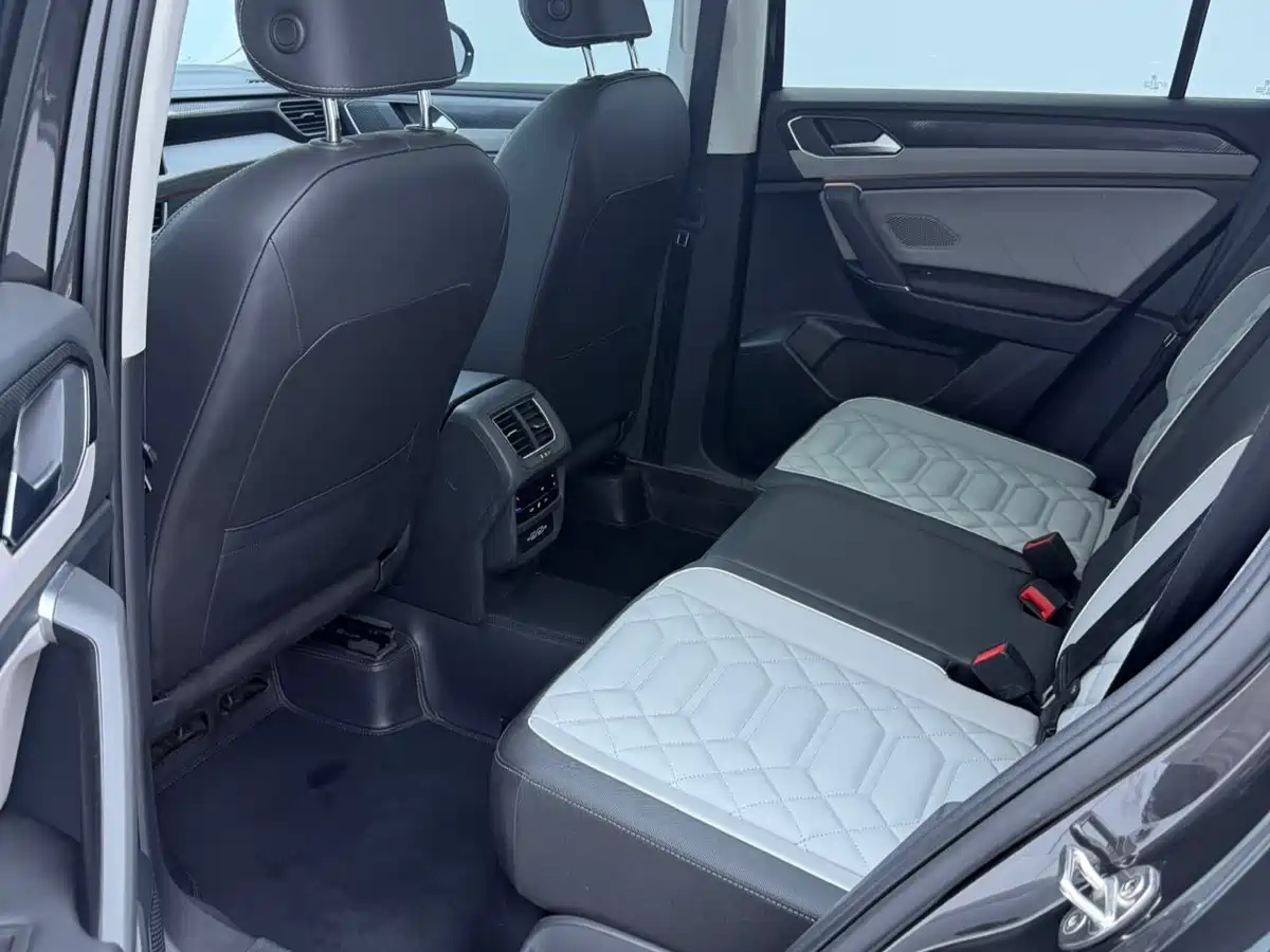Volkswagen Tayron 2023 280TSI 2WD Luxury Plus Advanced Edition фото 14