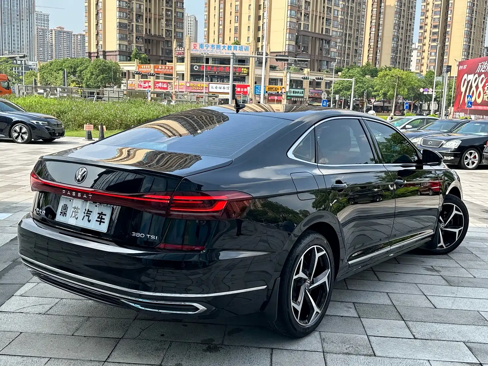 Фото 8 - Volkswagen Passat