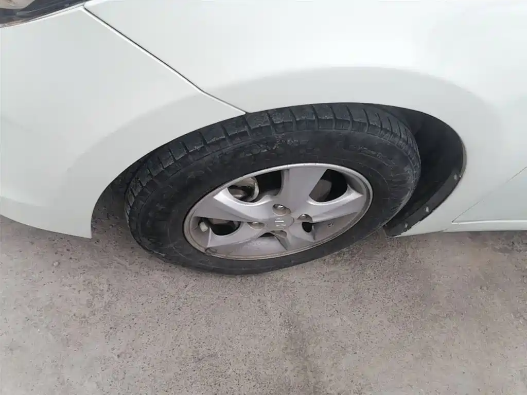 Hyundai Reina 2014 Model 1.4L Automatic GLX фото 23