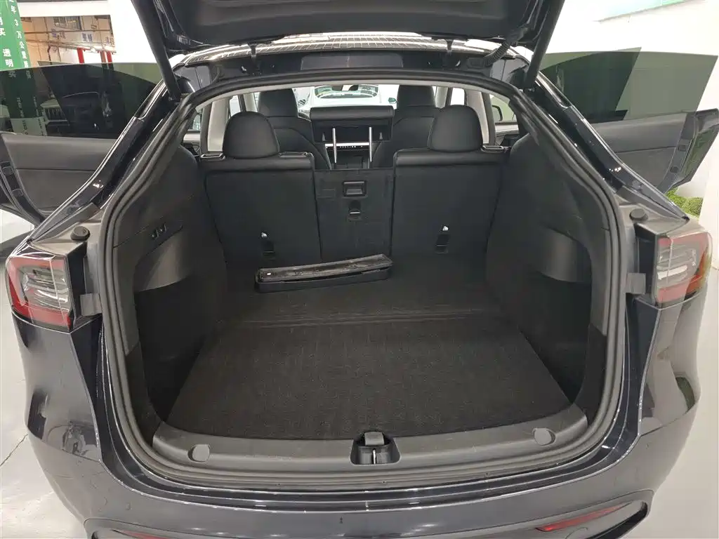 Фото 8 - Tesla Model Y