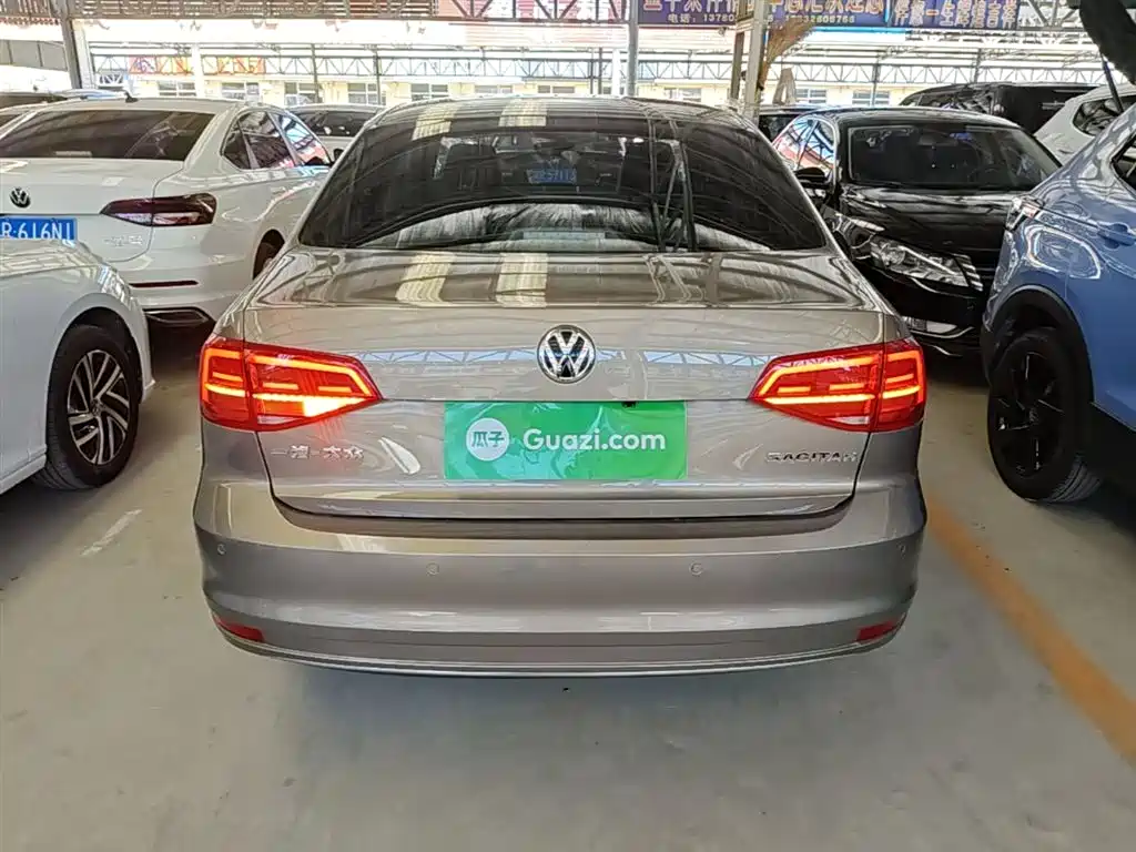 Volkswagen Sagitar 2018 1.6L Automatic Comfort фото 6