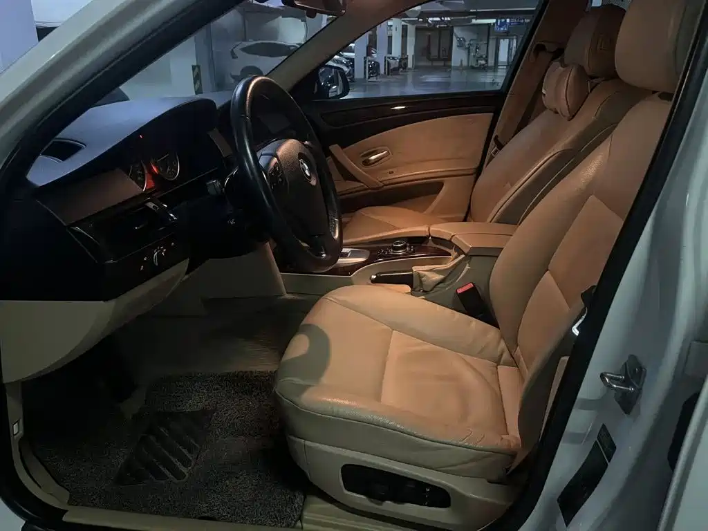 Фото 3 - BMW 5 Series